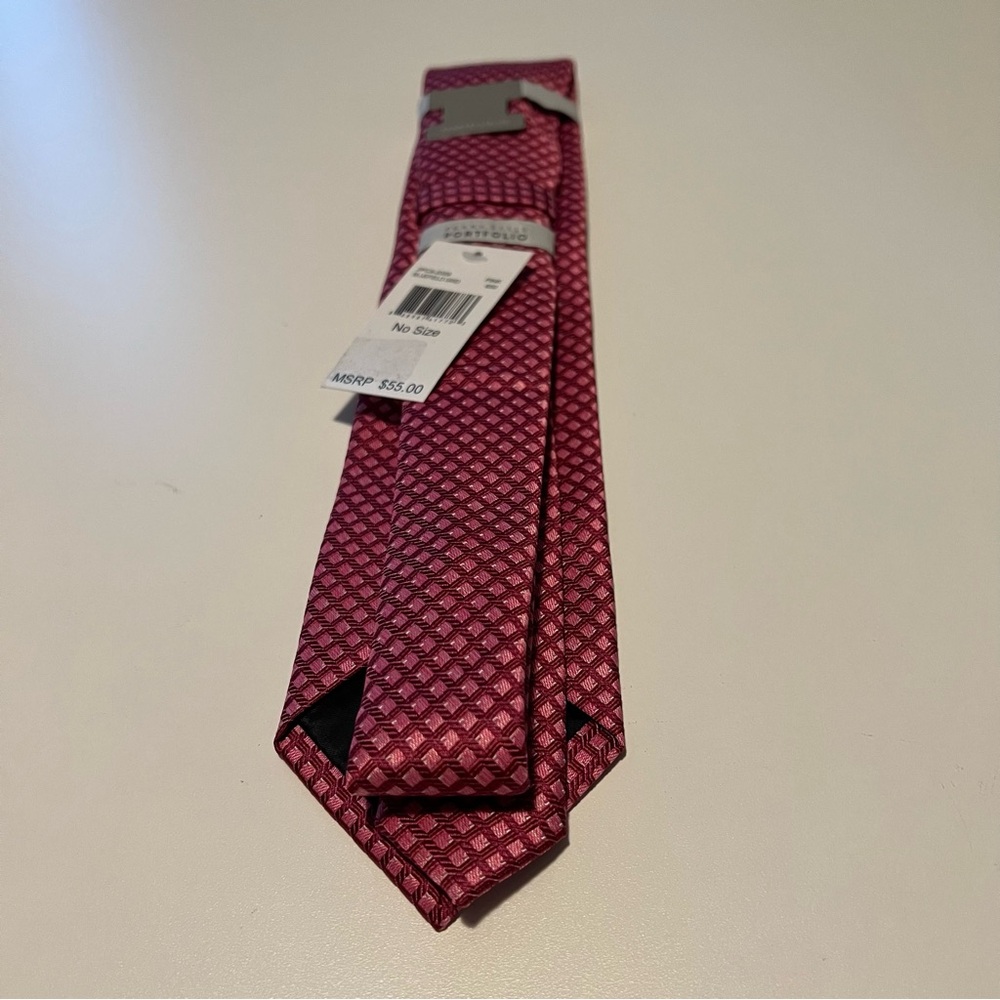 Michael Kors, Perry Ellis and Club Room Elegant Pink and Red Ties Set - Picture 6 of 11
